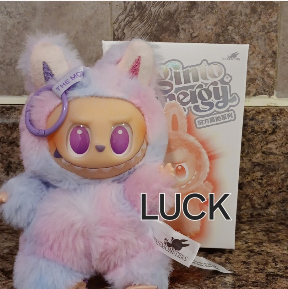 LABUBU Big Into Energy Plush NWT - Picture 2 of 3